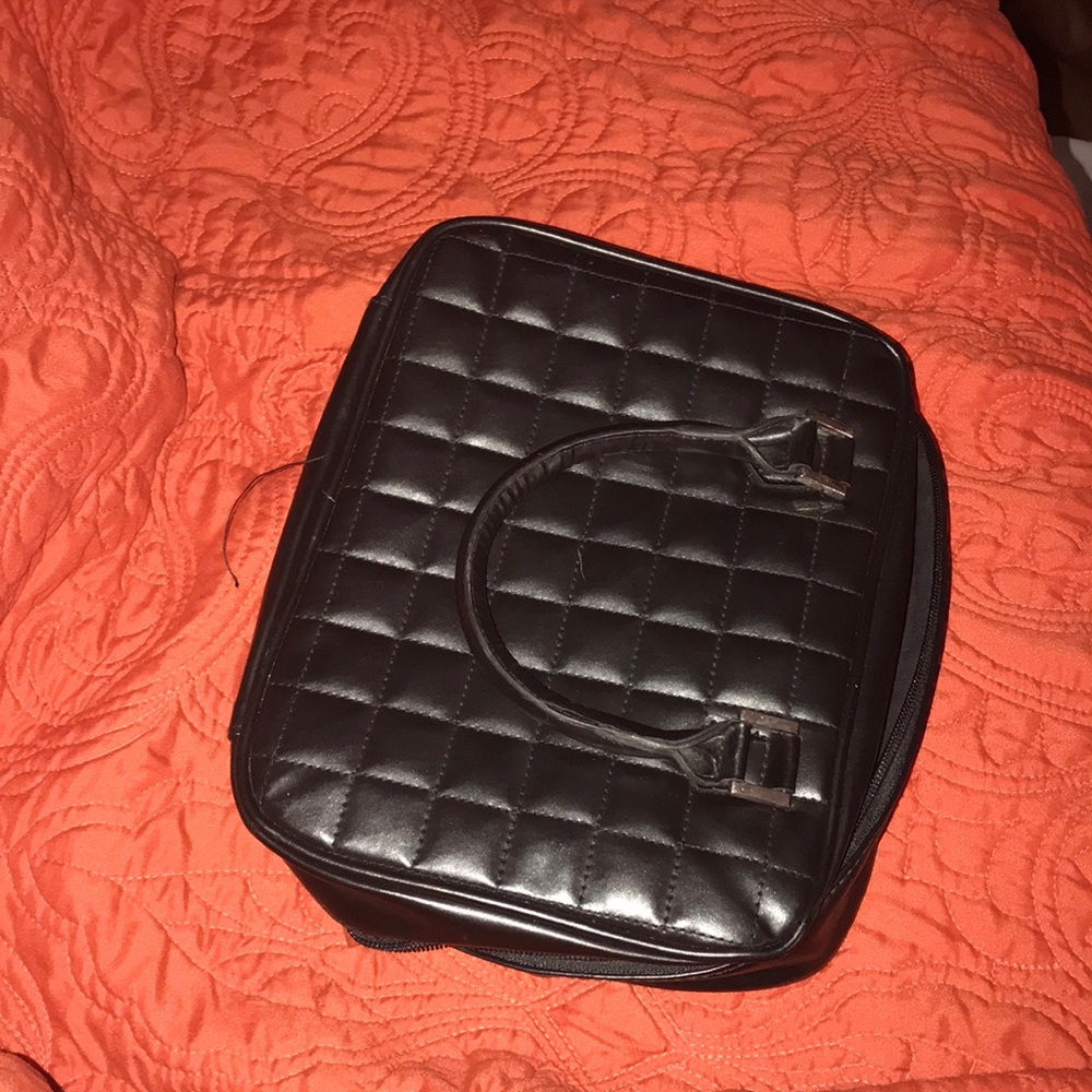 Beautiful Roomy Makeup Bag!